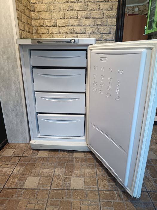Продам морозильную камеру 45000