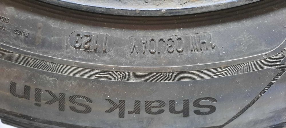 ЛЕТНИ ГУМИ УНИРОЯЛ 185/65/15 ПОЧТИ НОВИ с джанти за Фиат Пунто Ево