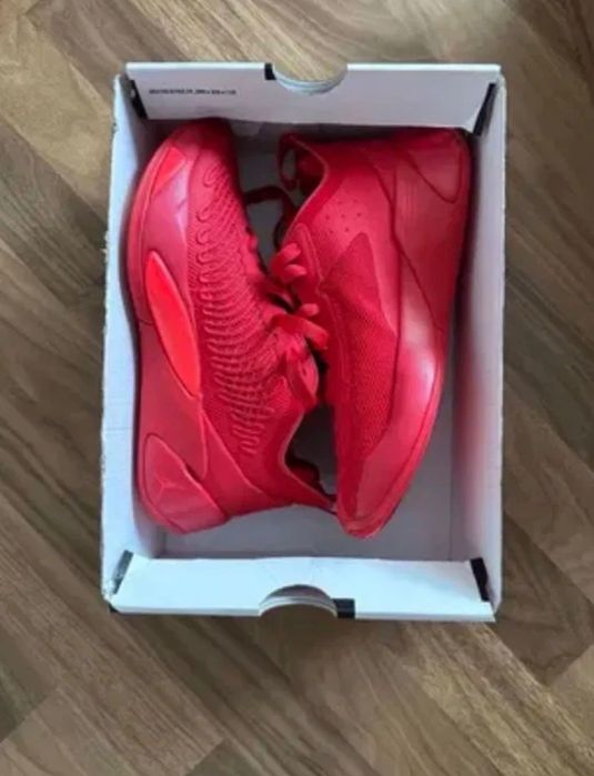 Детски снейкъри Jordan Luka 1
