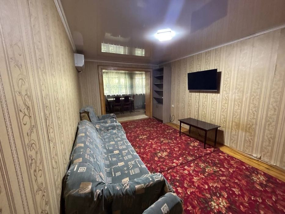 Буз базар. Метро Буюк Ипак Йули. БИЙ. Продам 2 ком квартиру у метро