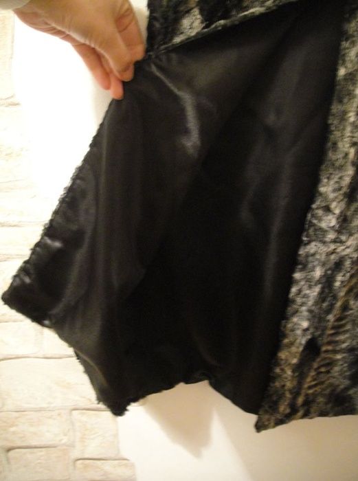 Vesta blana artificiala,mar 36/10,merge 38/40,noua fara eticheta