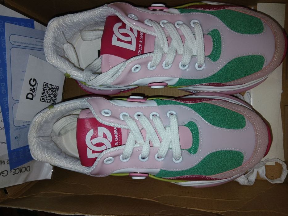 Продам красовка женский из Дубая