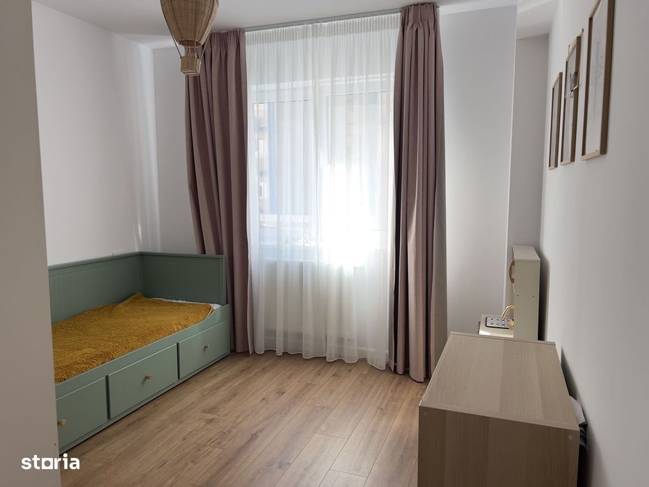 Proprietar – 3 Camere Etaj 1, 2 Băi, Terasă, Parcare la Geam & Boxă