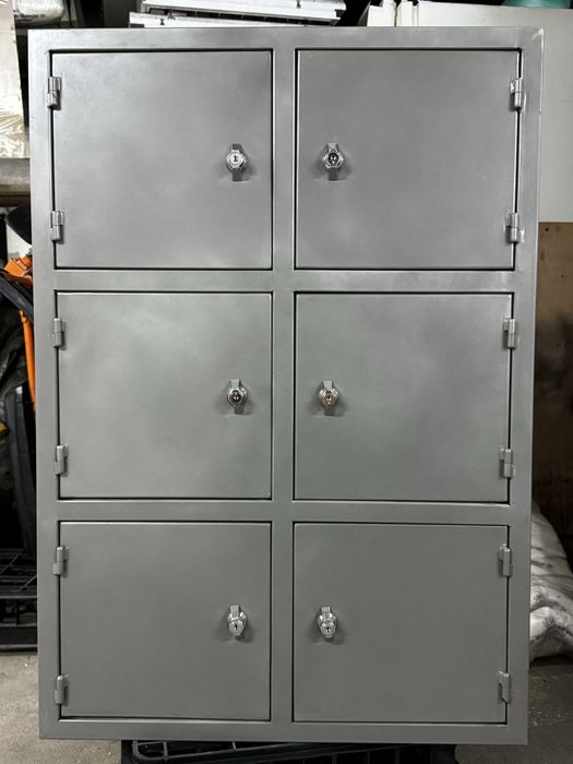 Метален шкаф стелаж за багаж за магазин със заключващи се отделения