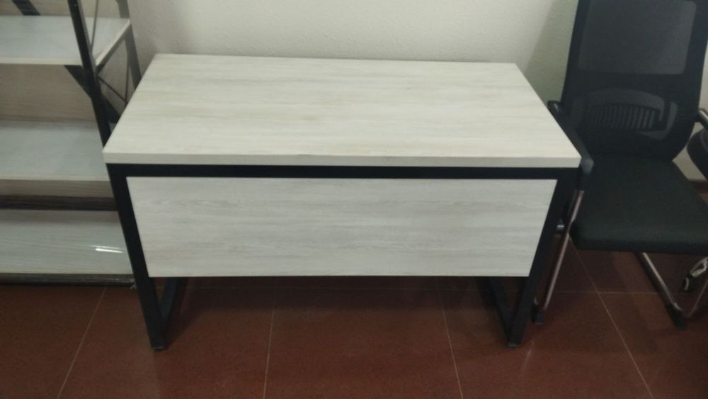 Ofisniy loft stol. Офисный стол лофт