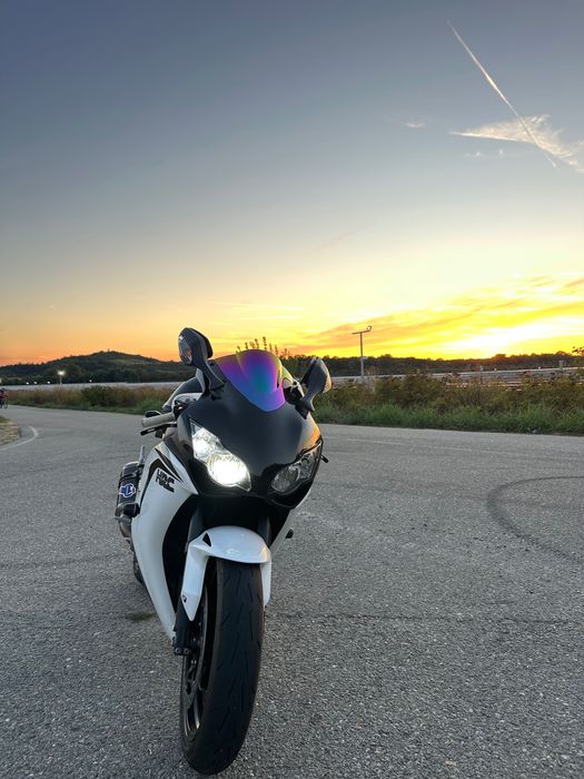 Honda cbr 1000 rr fireblade
