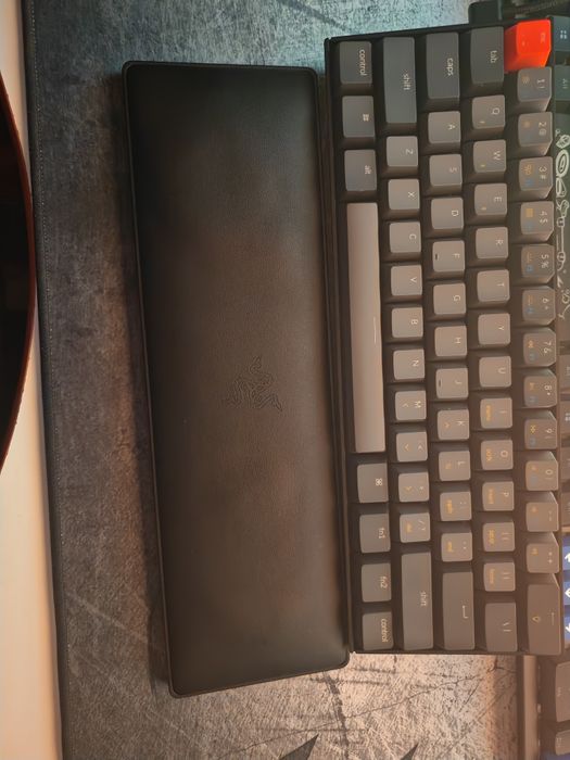 Tastatură Mecanică Keychron  Gaming K10 - Brown Switch– Iluminată LED, Stare Impecabilă