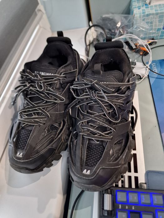 balenciaga track