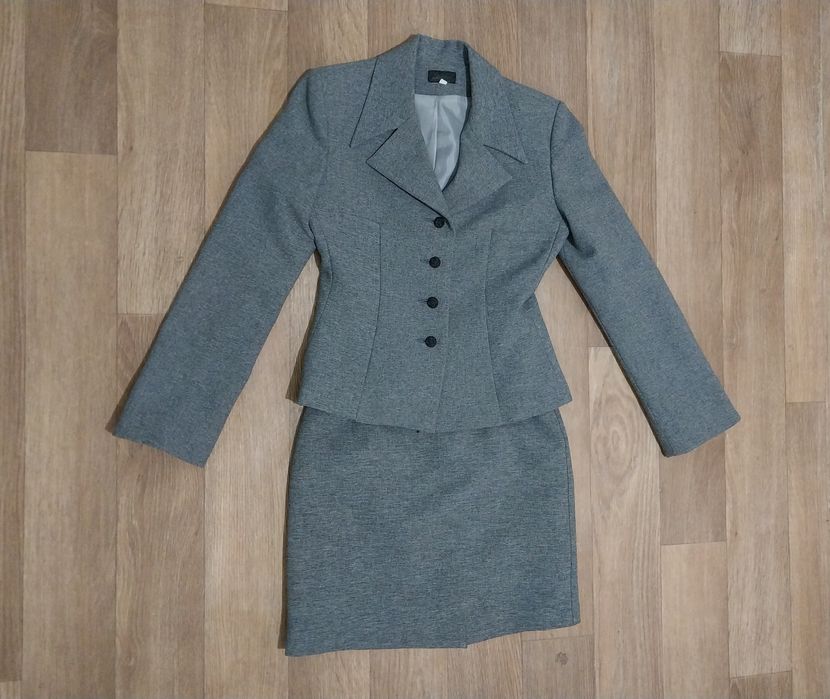 Продам дублёнки, куртки и костюм