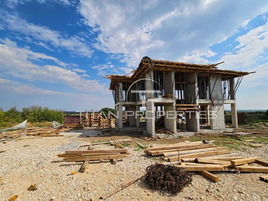 Двуетажна къща в Марково