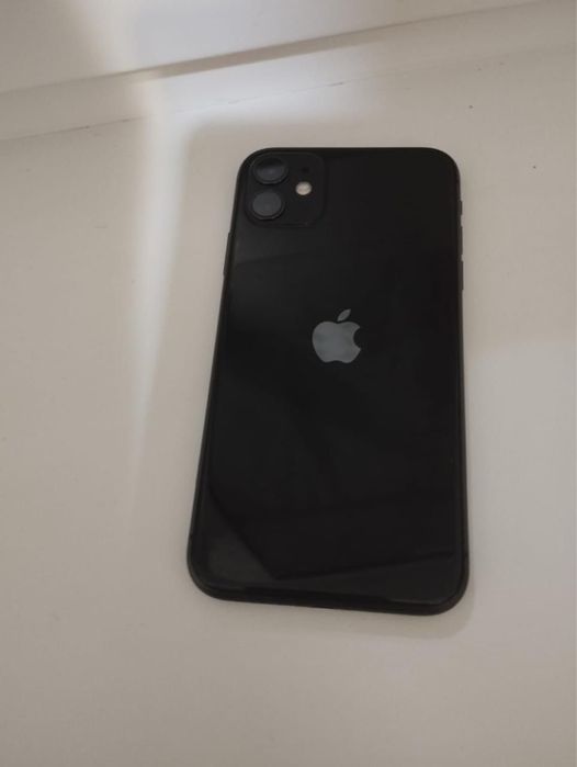 Айфон 11 за 70000 возможен торг