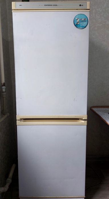 Холодильник  Lg б/у (150см)
