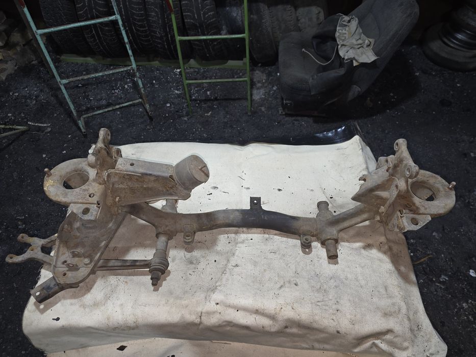 Продам переднюю балку на Нива