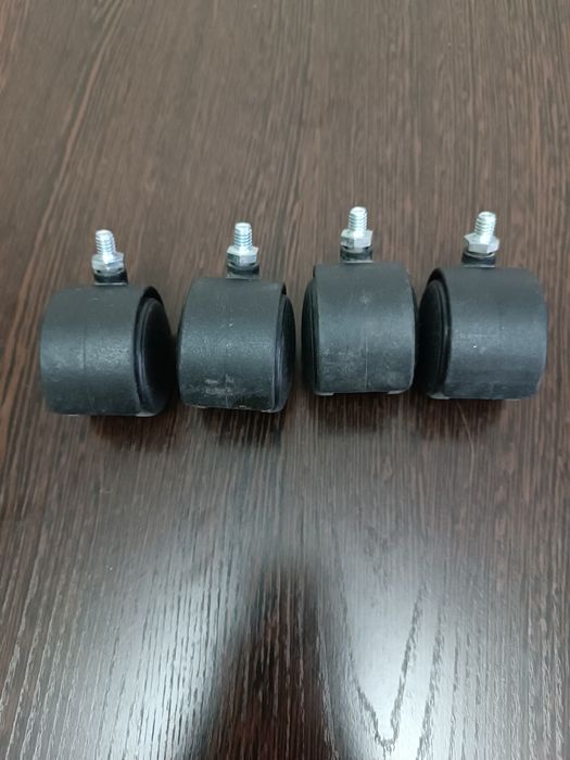 Колесики для офисного кресла.