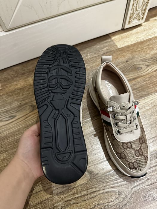 Кроссовки женские корейские