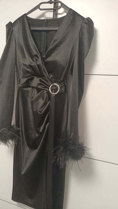 Rochie elegantă, satin -accesorizata in talie, mărime S/M