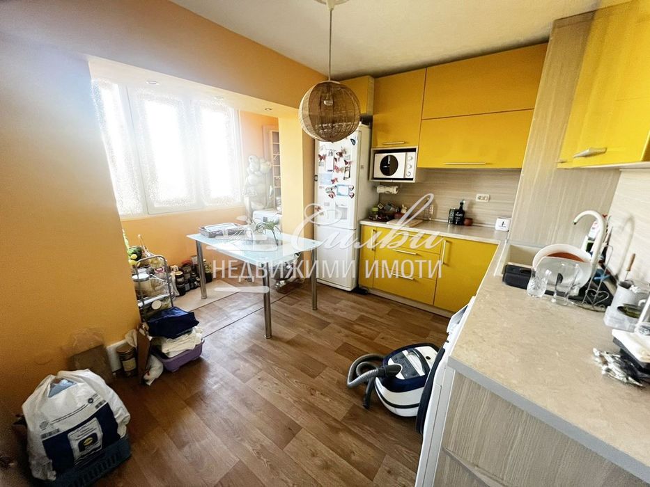 Продава се Тристаен апартамент в Шумен, Тракия - 81 кв.м за 693 €/кв.м - Снимка #8