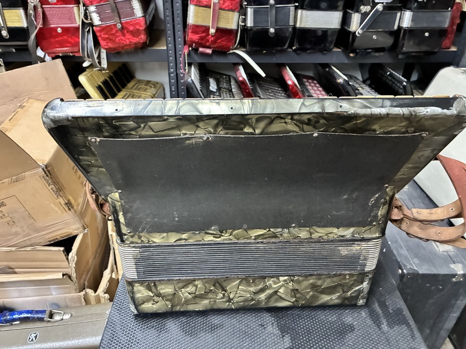 Acordeon Hohner Tango 2 cu 80 basi clapa lunga