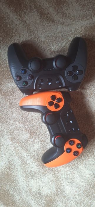 Consola de jocuri cu doua controlare