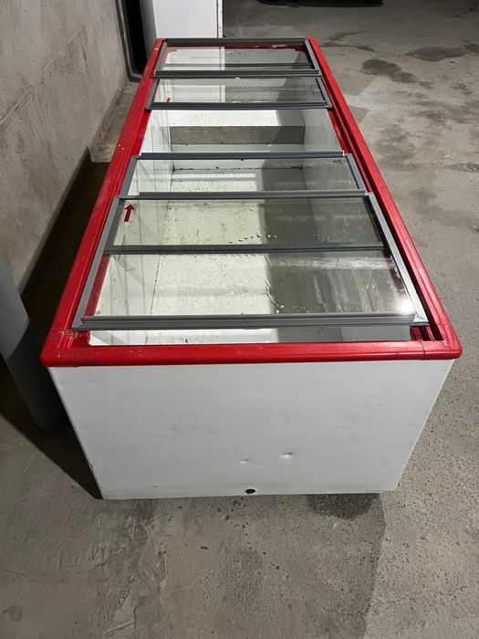 Витринный холодильник