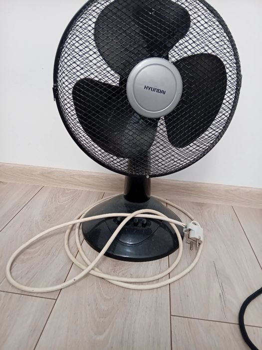 Vând ventilator camera Hyundai 4 trepte