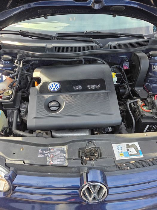 Автомобил  фоксваген  голф