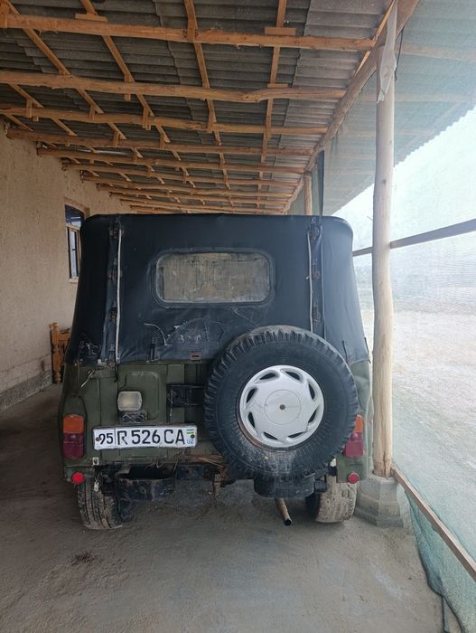 УАЗ девит сотилади