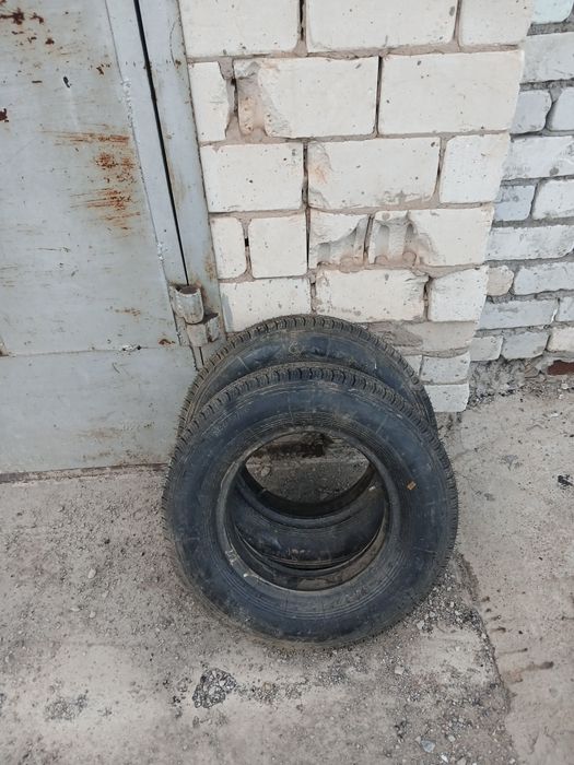 Продам резина на R13 от Москвича