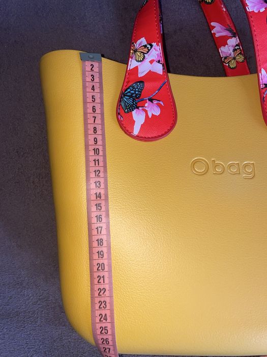 Geanta O bag galbenă