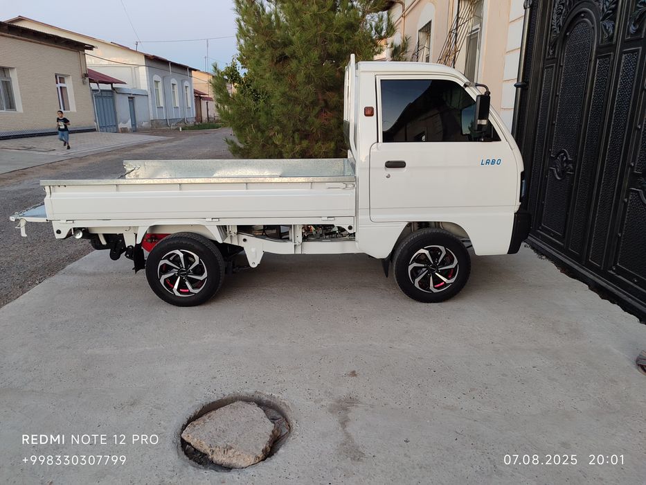 Сака 13 сотилади оригинал