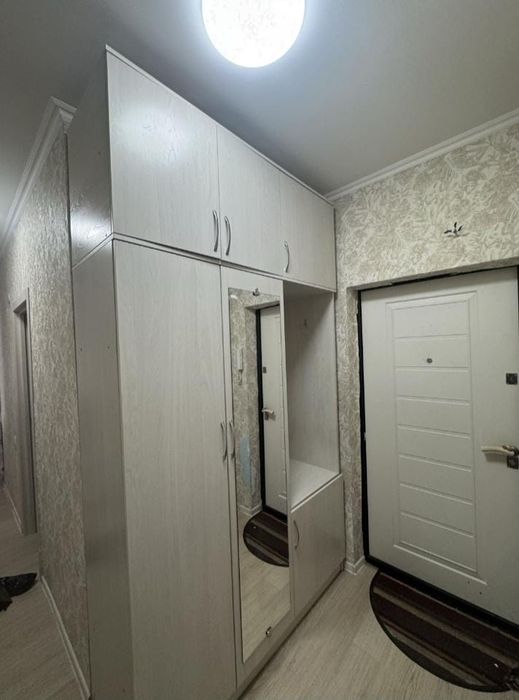 Продам Шкаф с антресолью