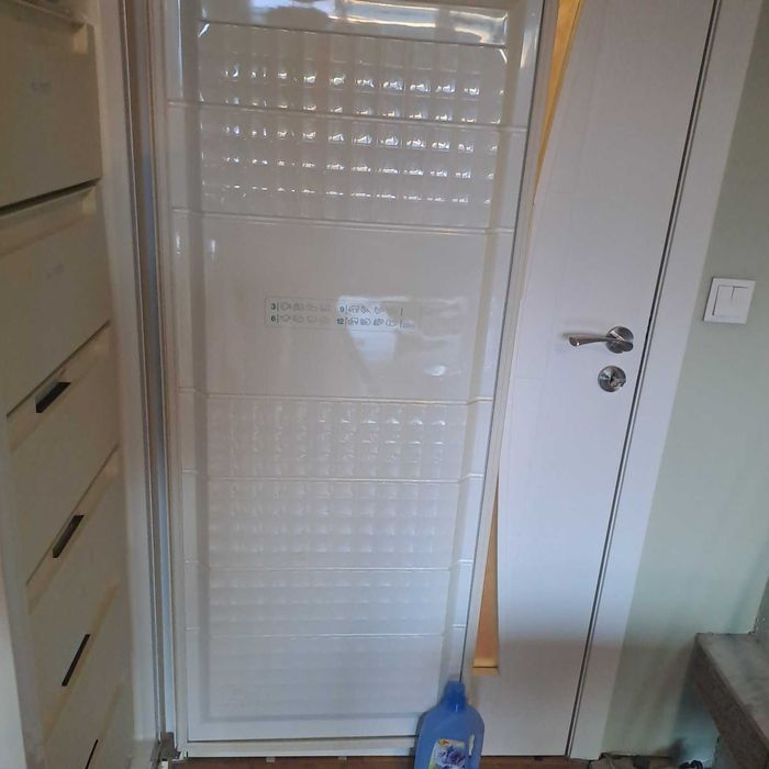 Продавам фризер Зануси. Много запазен.