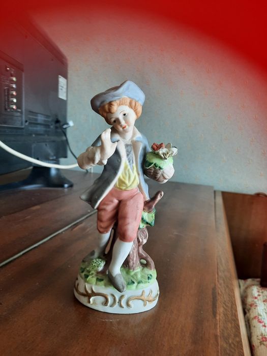 Capodimonte фигурка" Градинарчето" от бисвит-20см с маркировка