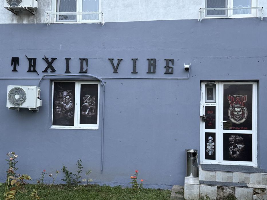 Salon toxic vibe ofera spre inchiriere post frizerie sau angajează