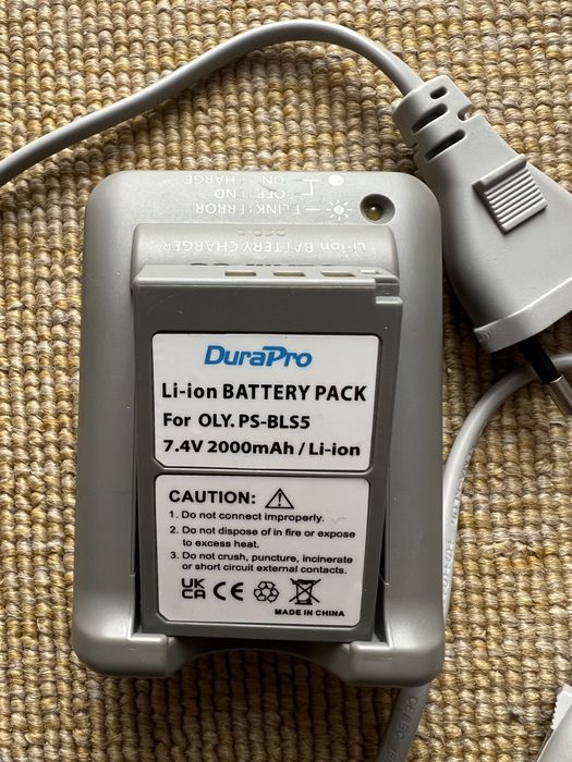 Incarcator Olympus + baterie BLS