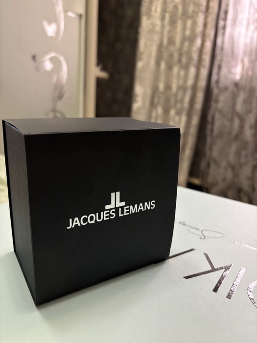 Часы jacques lemans