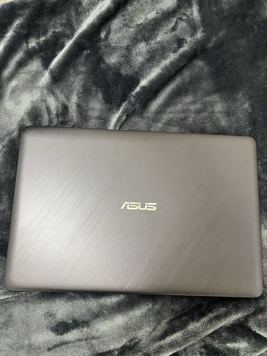 Vand laptop Asus X543M