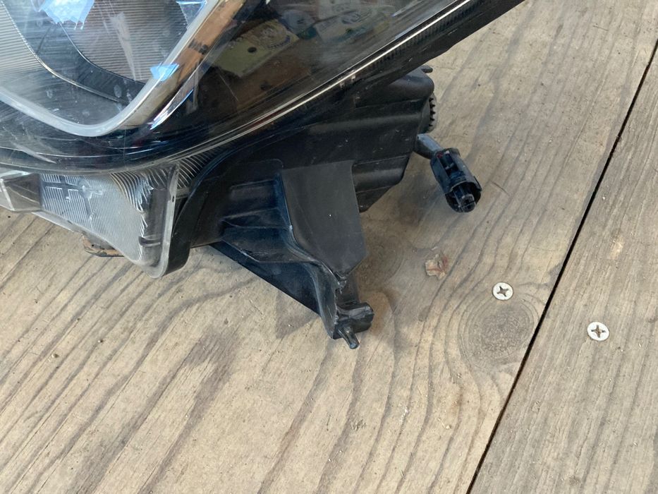 Оригинален ляв фар за Nissan Micra K14. 17-