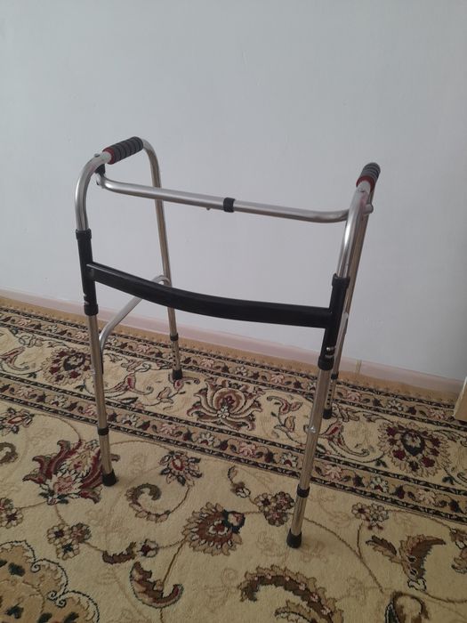 Продам ходунки для взрослых