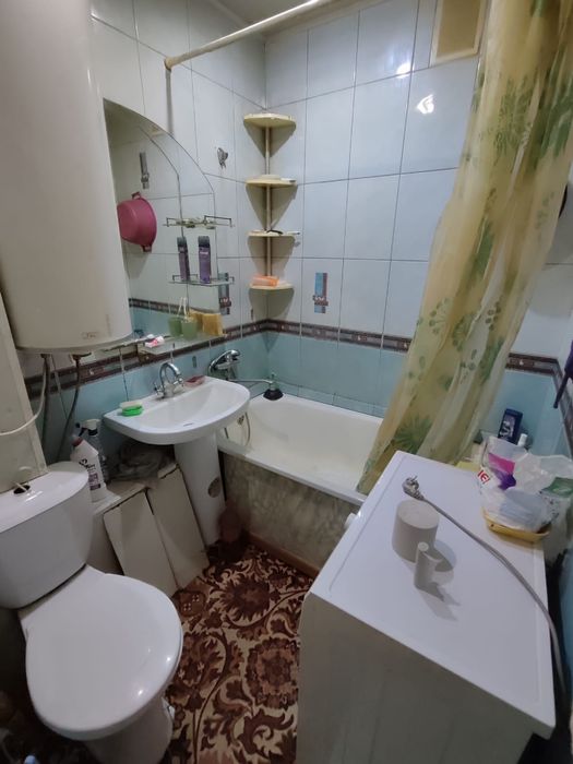 Продам  2 х комн. Квар. 2-27, 4 этаж