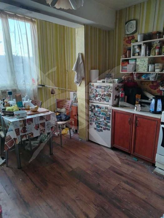 Продава се Тристаен апартамент в Перник, Тева - 90 кв.м за 878 €/кв.м - Снимка #1