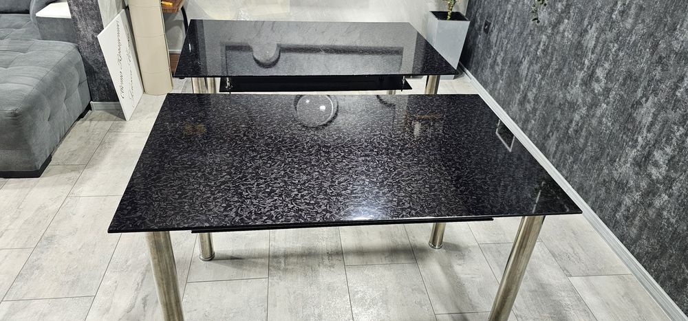 Стъклени маси за хол трапезария