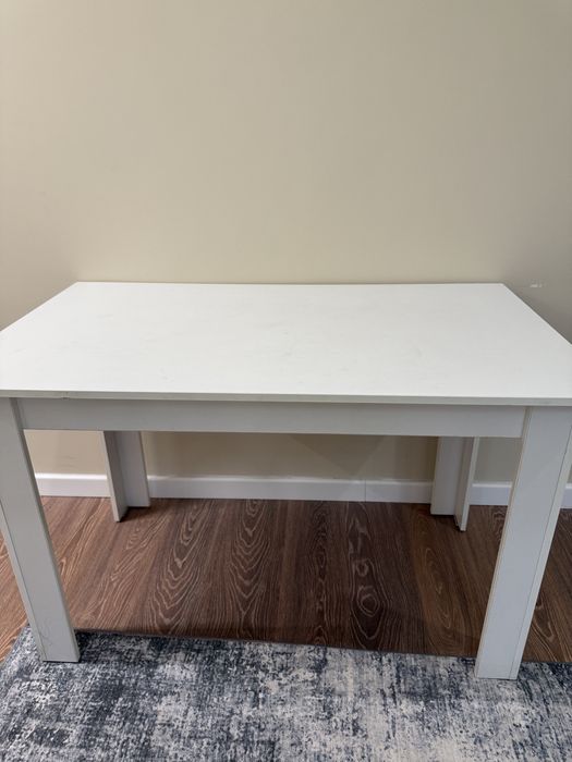 Стол для кухни белый