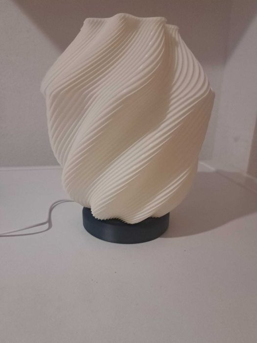Lampă de birou modernă, printată 3D, lumină ambientală