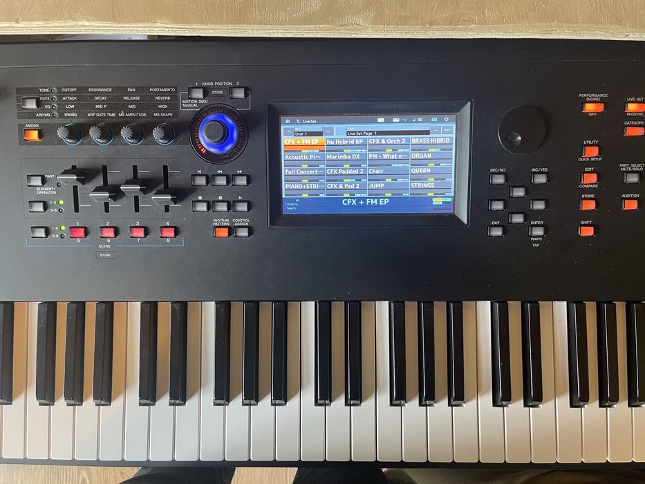 Yamaha MODX + 88 синтезатор, пиано, клавир