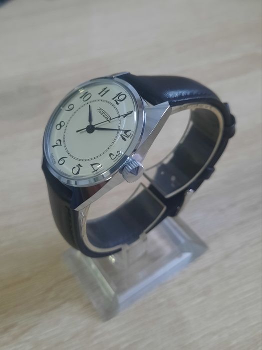 Часы Ракета-19камней