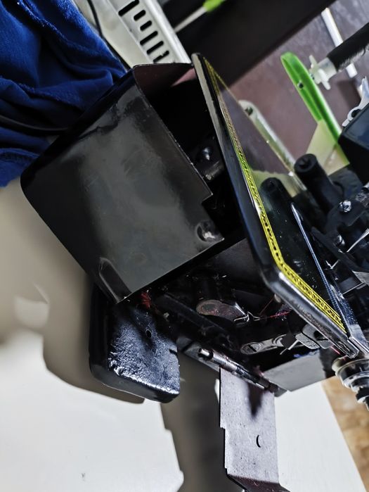 Оверлок в хорошем состоянии