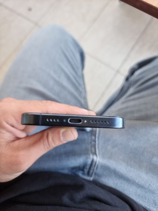 iPhone 15 Pro Max 512GB(10/10) + airpods