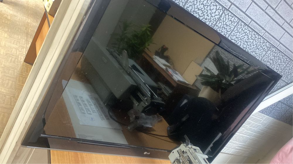 Продам телевизор