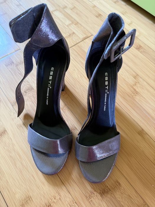 Сандали сребристи